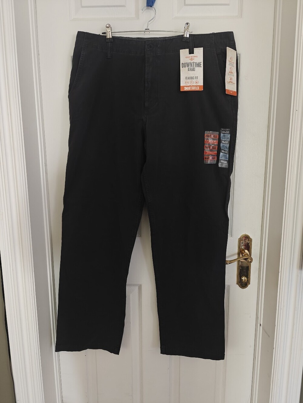 DOCKERS NWT Downtime Khaki Pants